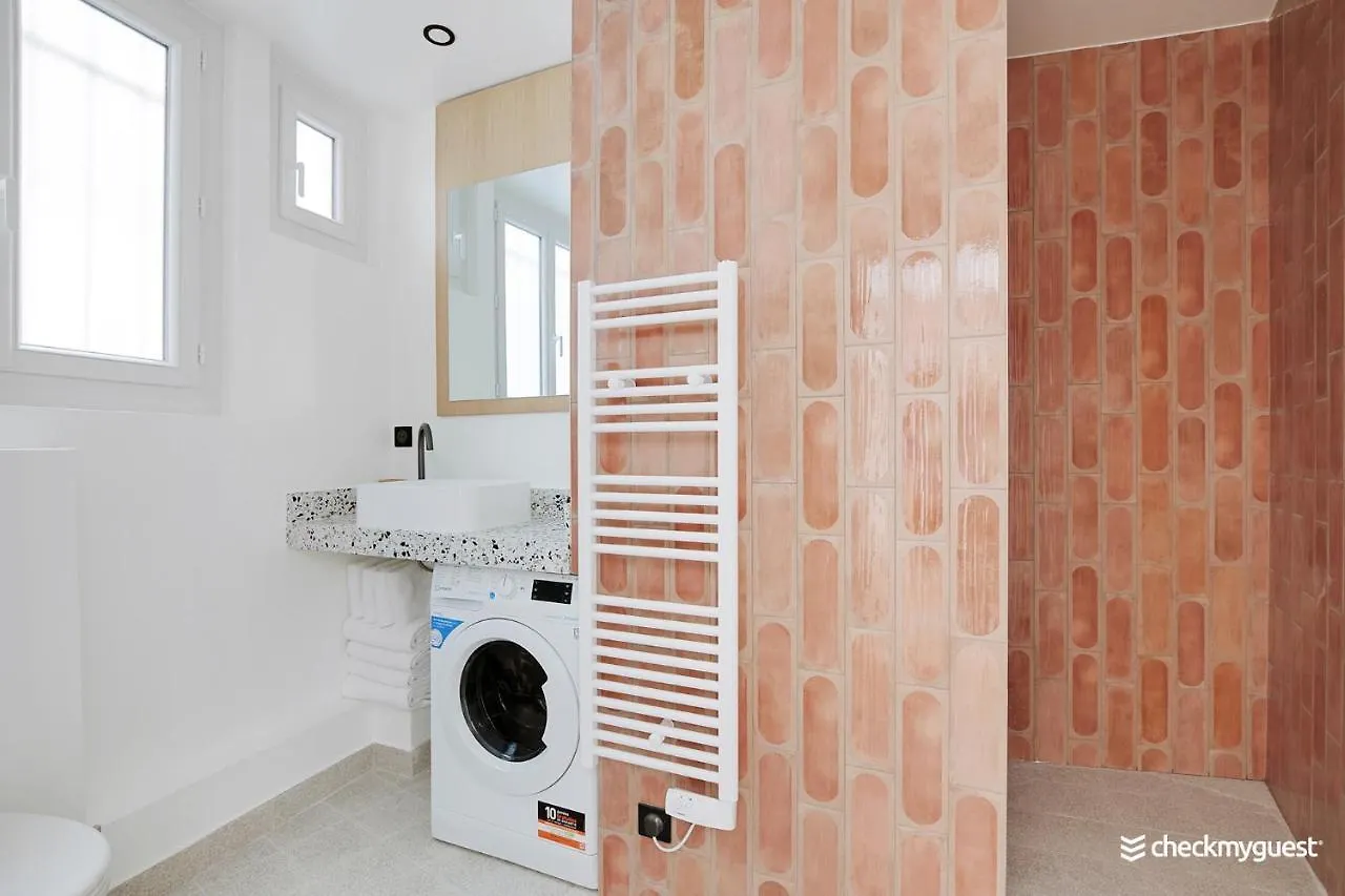 Cmg Residence Republique II - Rue Beranger Paris