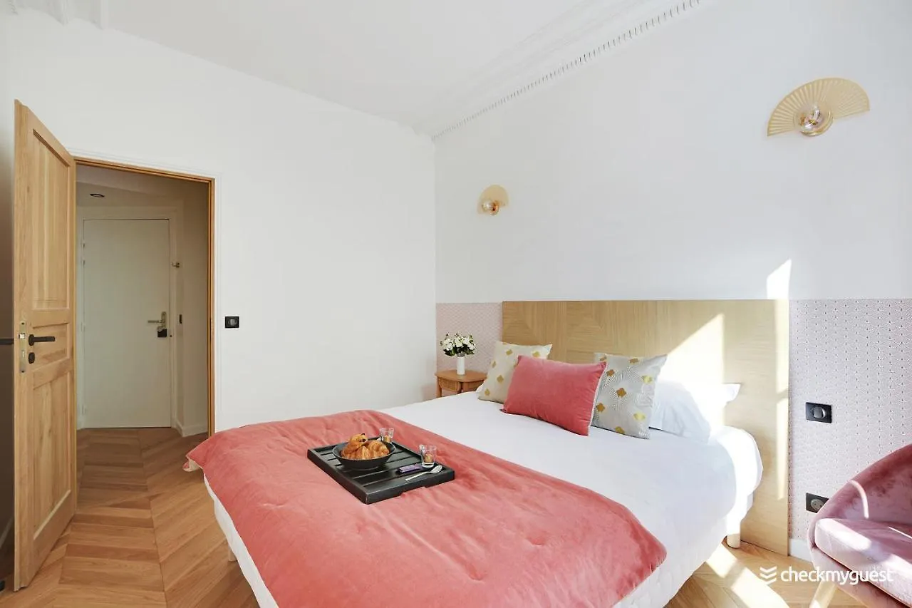 Apartment Cmg Residence Republique II - Rue Beranger Paris