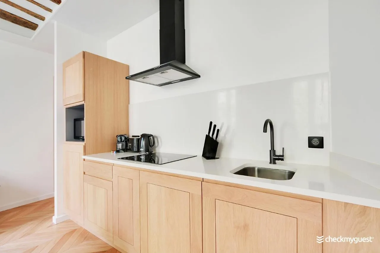 Cmg Residence Republique II - Rue Beranger Paris