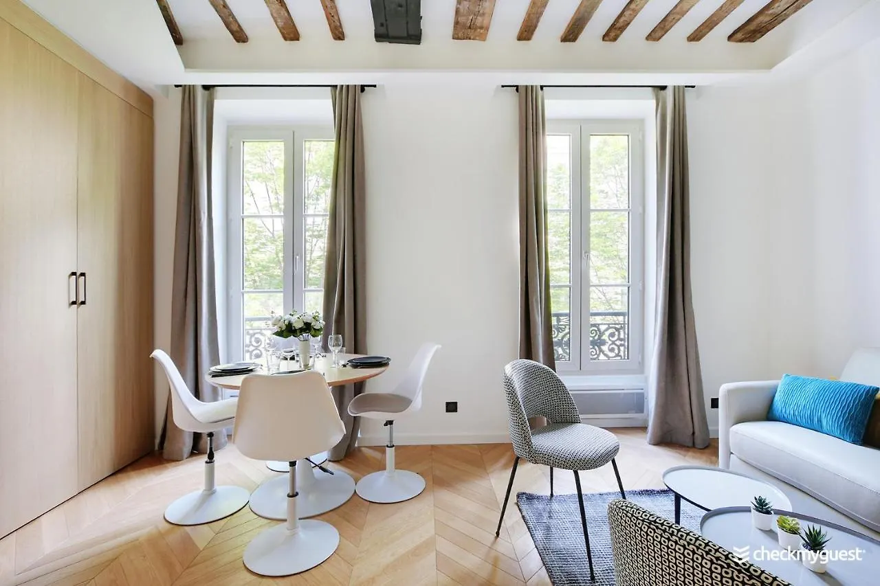 Apartment Cmg Residence Republique II - Rue Beranger Paris