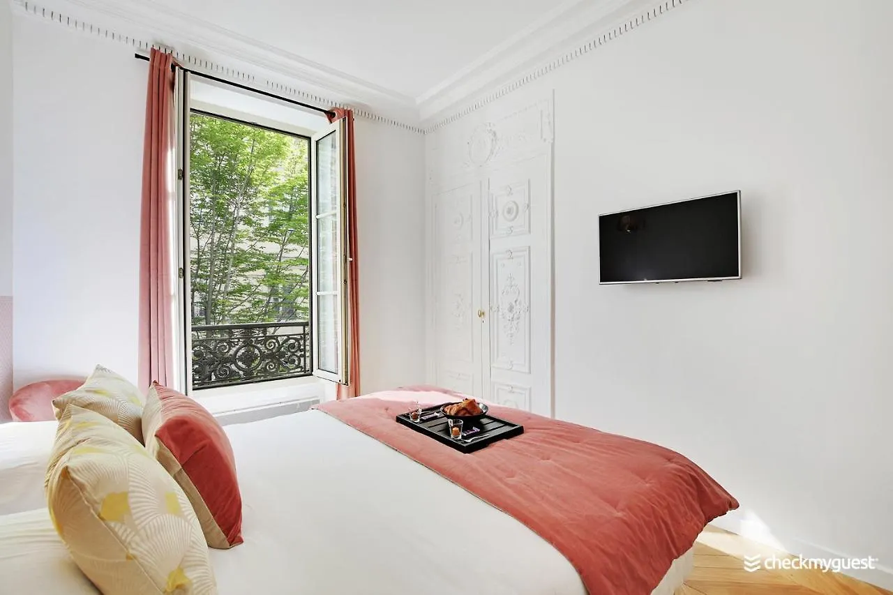 Cmg Residence Republique II - Rue Beranger Paris France